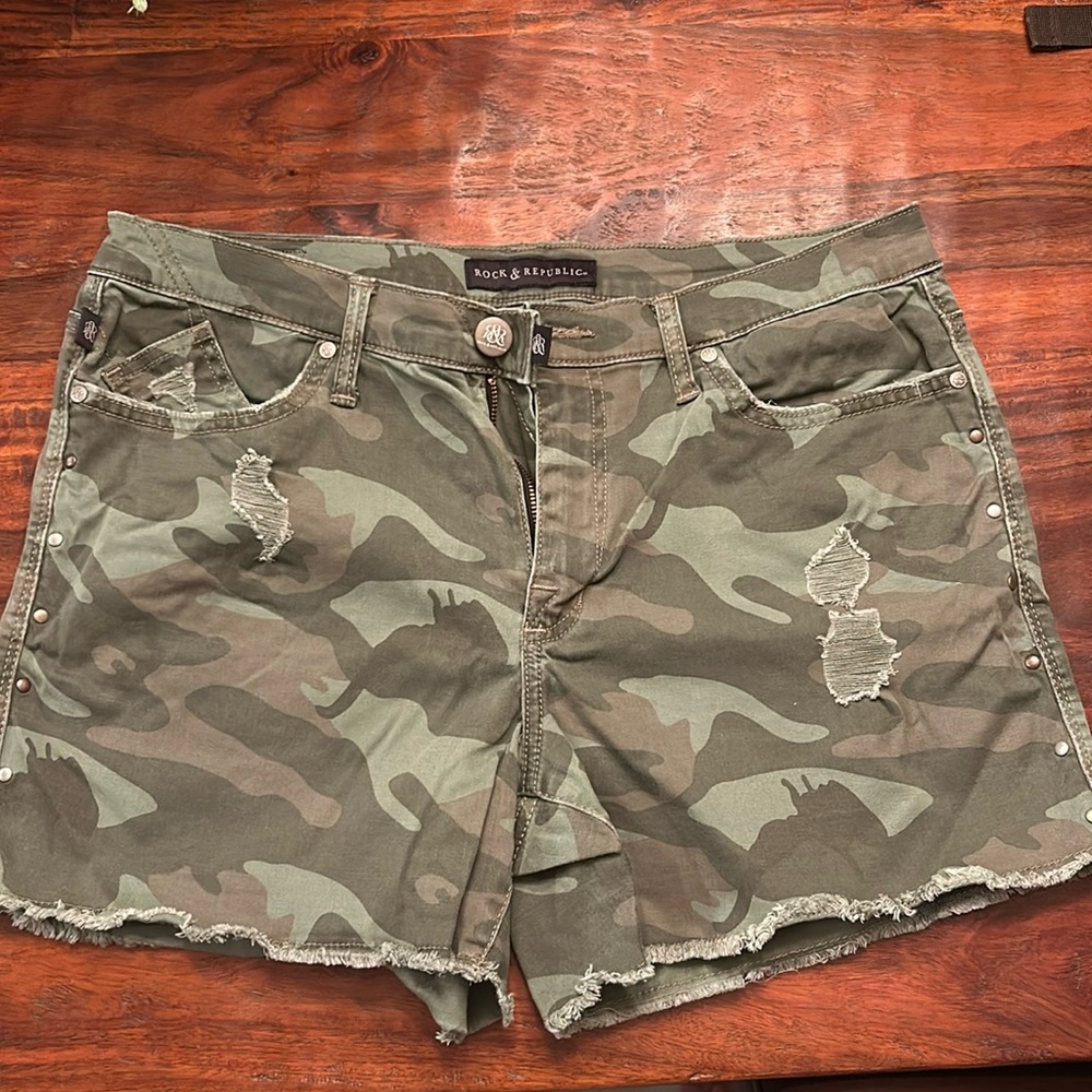 Rock and republic camo shorts